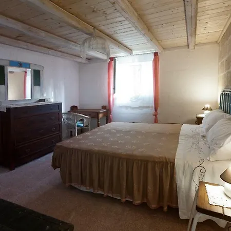 Kore Del Colle Apartman *